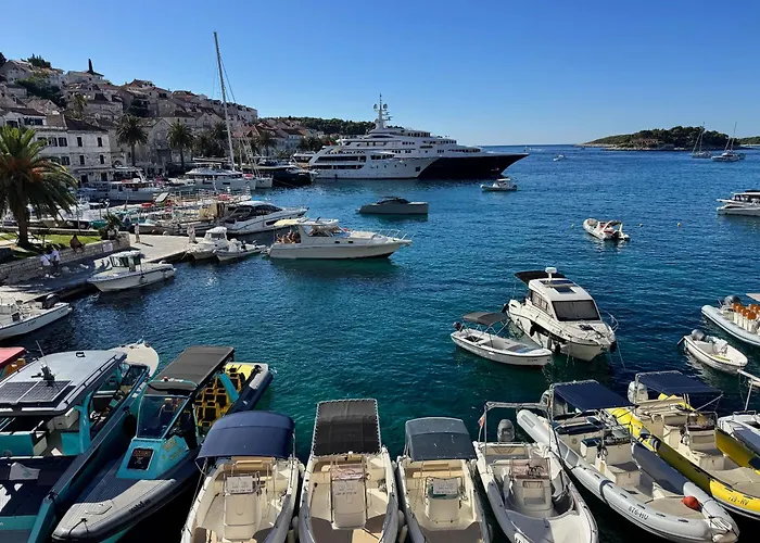 Riva Lavanda Hvar, Old Town