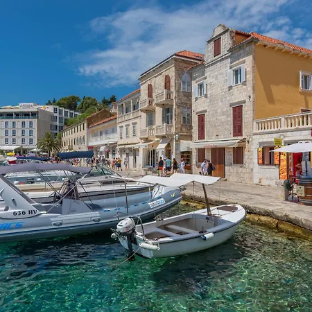 Riva Lavanda Hvar, Old Town شقة