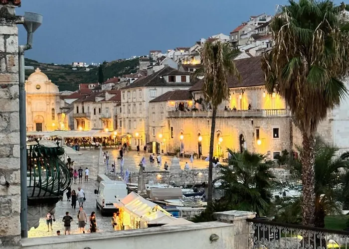 Riva Lavanda Hvar, Old Town